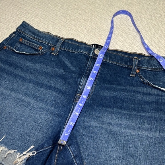 Gap Jean Shorts. Blue  denim shorts by gap. Size 18. - Picture 5 of 8
